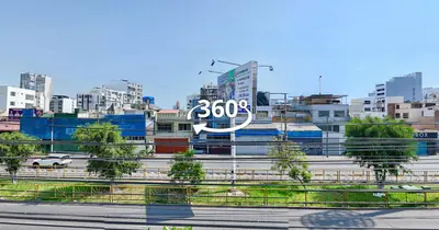 Vista aérea 360° tomada con dron desde la ubicación de The Standard